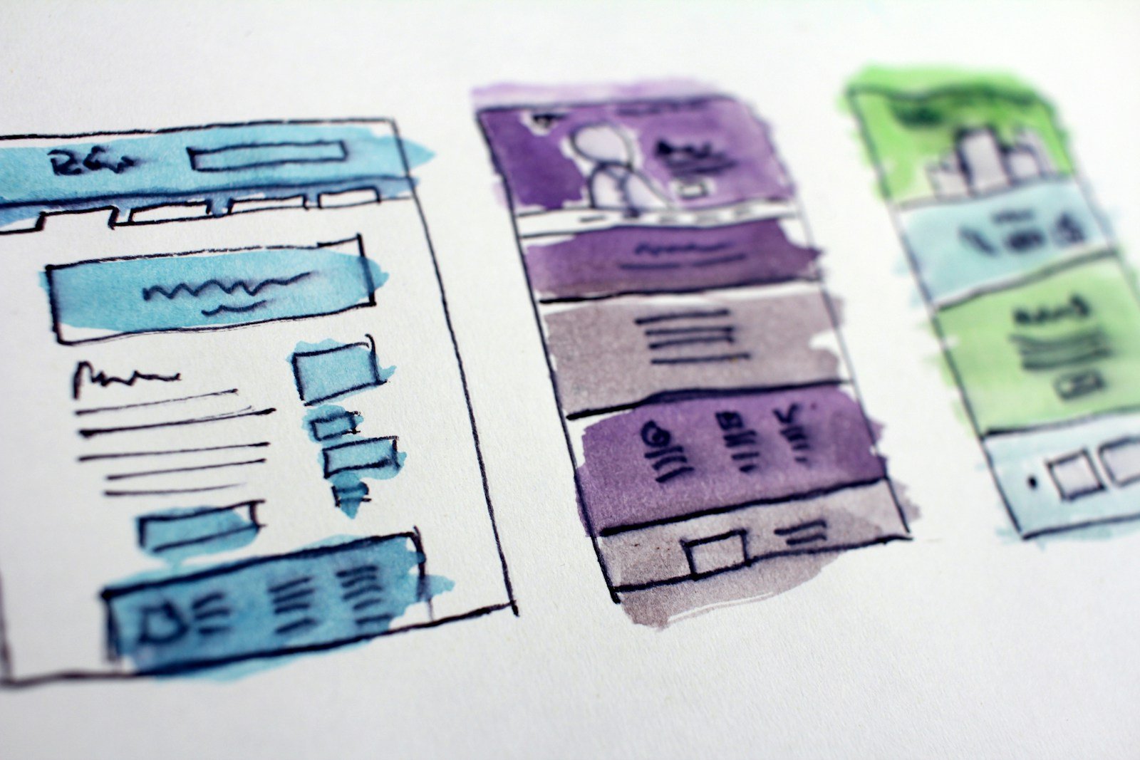 Progettazione di pagine web: wireframe disegnati su carta